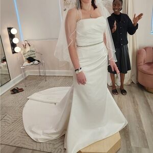 Elegant White Strapless Wedding Dress